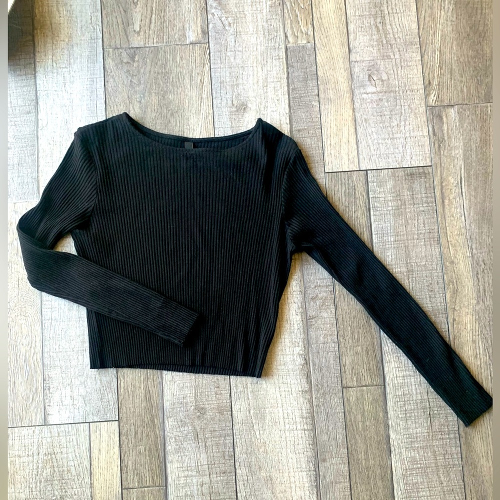 Cropped ribbed long sleeve